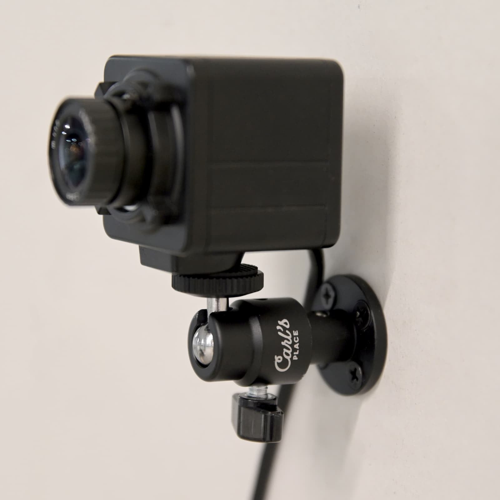Carl's Place Golf Swing Camera for Slow-Motion Swing Analysis
