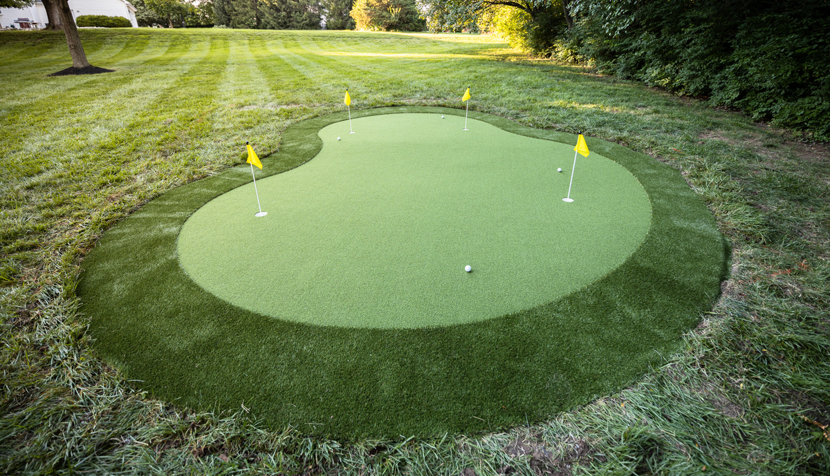 Players Series Southampton Modular Putting Green Kit | XGrass Ultra Base | 18' x 23'